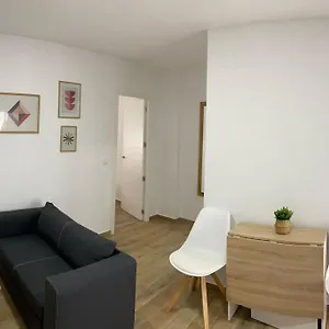 https://precioso-apartamento-con-patio-terraza-zona-centro.es-andalucia.com