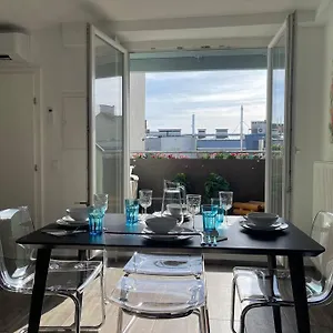 Apartment Dachgeschoss Fuer 4 Mit Terrasse, Vienna