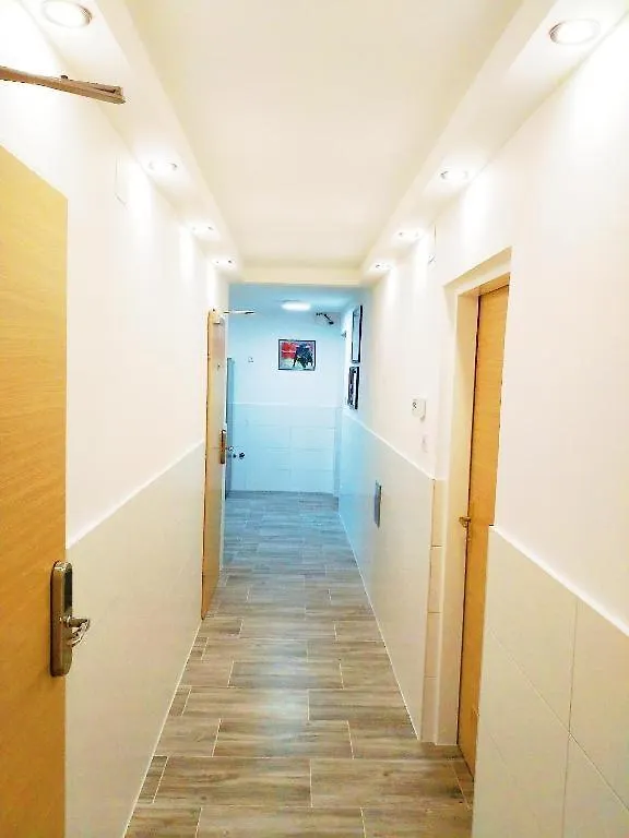 Smart Mini Hotel Vienna Homestay