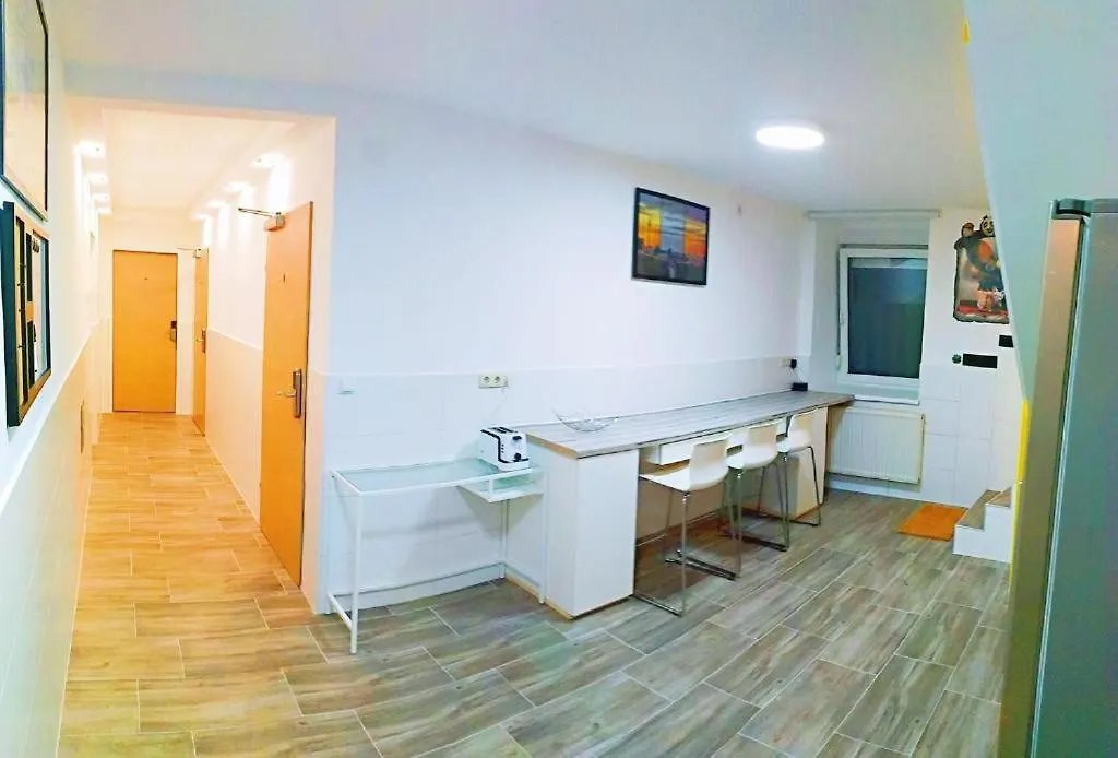 Smart Mini Hotel Vienna Homestay